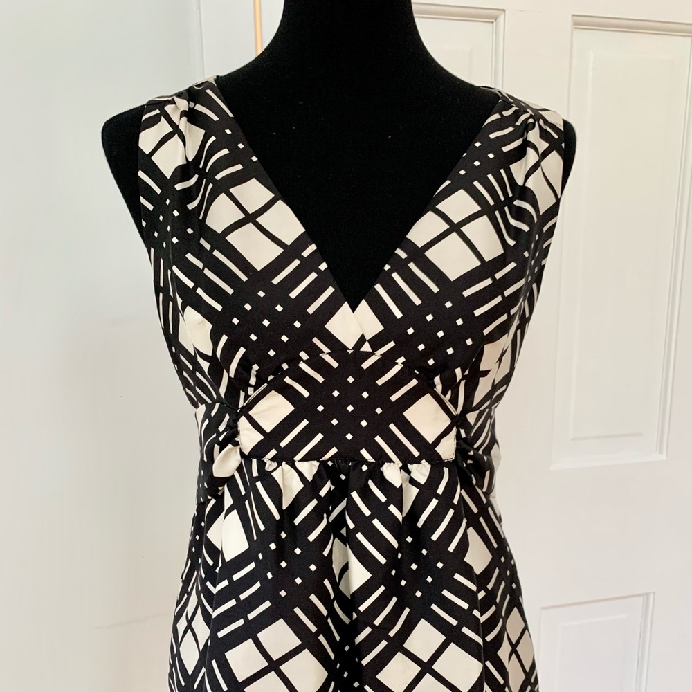 J Crew sleeveless 100% silk top Size 6